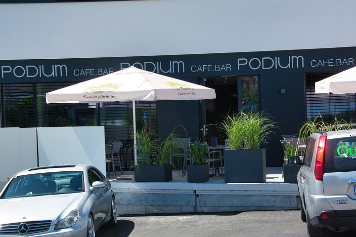 20200801_13_Cafe_Podium.jpeg