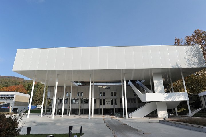 20201025_110326_Uni_Bibliothek.jpg