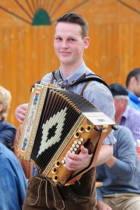 20150530_181826_Maibaumstehlen.jpg