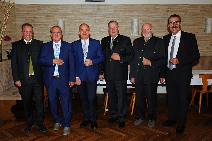 20210901_220327_Ehrenring.jpg