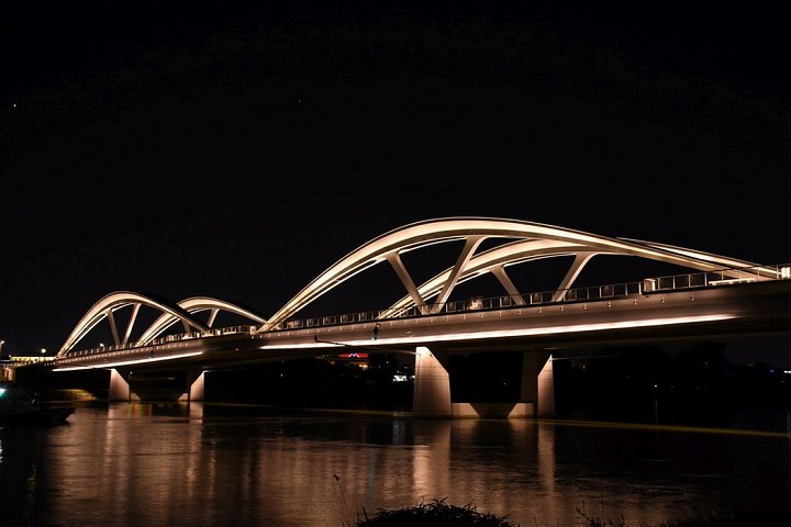 20210910_204219_Eisenbahnbruecke.jpg