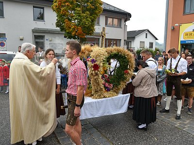 20220925 091750 01 Erntedank mit Fahrzeugweihe TF