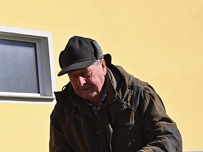 20230304 103137 Maibaum Umschneiden DD