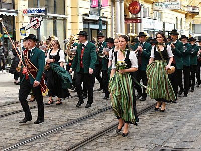 20230429 032 Maibaum Aufstellen Linz