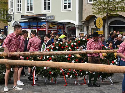 20230429 063 Maibaum Aufstellen Linz