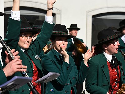 20230429 080 Maibaum Aufstellen Linz