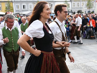20230429 108 Maibaum Aufstellen Linz