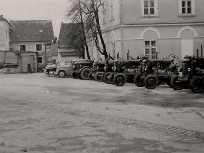 03 Traktoren bei der alten VS