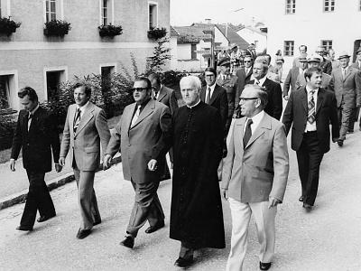 009 Sportplatzeroeffnung 75  Festzug