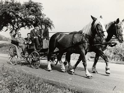 011 Sportplatzeroeff.75  Empfang LHstv. Possart  pg