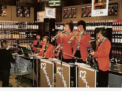 030 Winklermarkteroeffnung  mit den MONTANAS 1976