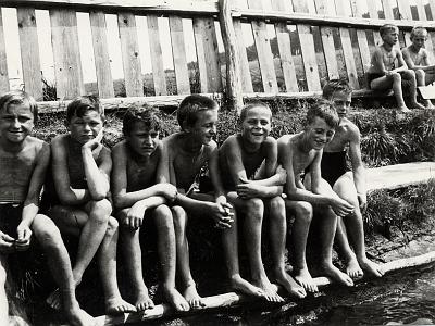 011 Im Freibad 1933