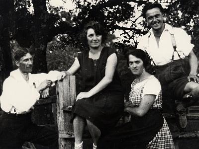 013 Lehrkoerper 1934 v.l. Mallinger, Schroeger, Huber und Derschmidt