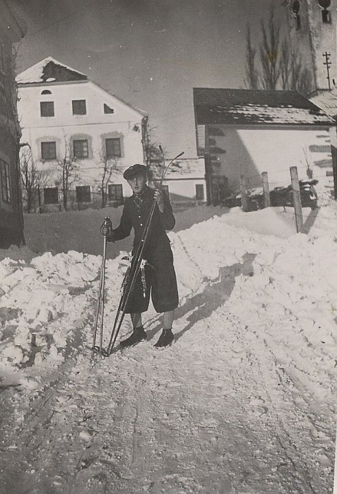 022 Schifahrer am Feichtnerberg.jpg
