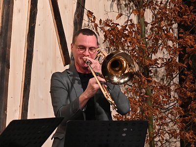 20231130 210547 Trombone Attraction DD