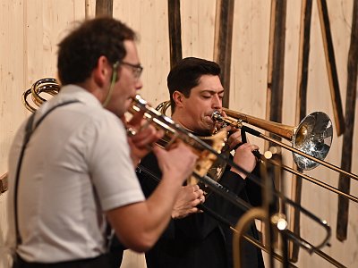 20231130 224144 Trombone Attraction DD