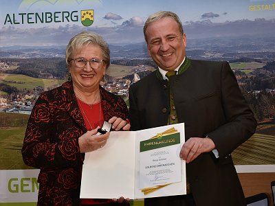 20251121 203936 Ehrenzeichen Ehrenrose AW