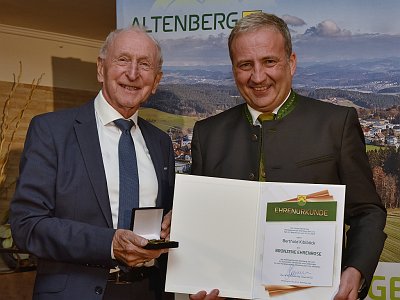 20251121 210648 Ehrenzeichen Ehrenrose AW