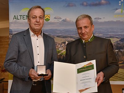 20251121 211753 Ehrenzeichen Ehrenrose AW