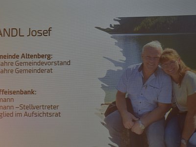 20251121 213300 Ehrenzeichen Ehrenrose AW