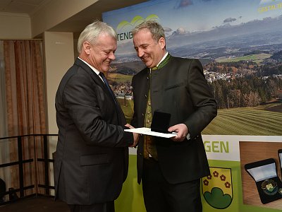 20251121 213517 Ehrenzeichen Ehrenrose AW