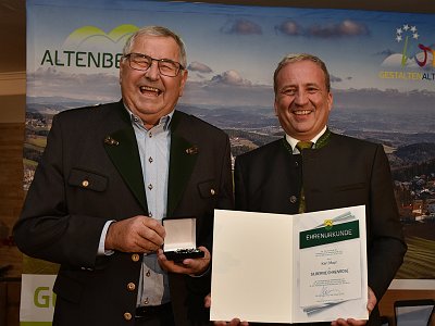 20251121 213907 Ehrenzeichen Ehrenrose AW