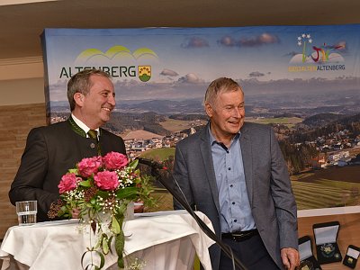 20251121 214010 Ehrenzeichen Ehrenrose AW